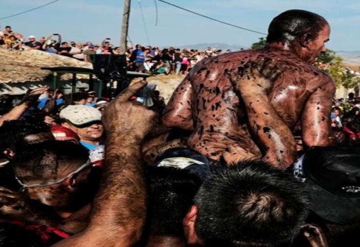 Berhitam Pekat di Festival Minyak